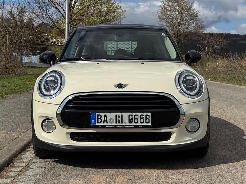 Gebraucht Mini Cooper Chili 136 PS (100 kW) 2018 Weiß Kleinwagen