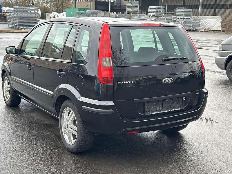 Gebraucht Ford Fusion Trend 80 PS (58 kW) 2003 Pantherschwarz metallic Kleinwagen