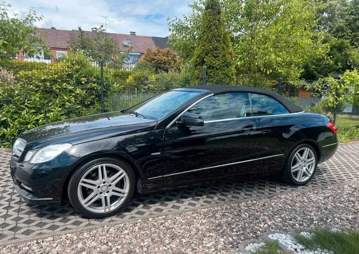 Gebraucht Mercedes E250 AMG 204 PS (150 kW) 2011 Schwarz Cabrio