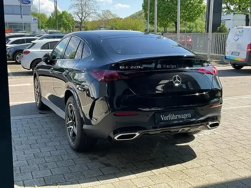 Gebraucht Mercedes GLC220 AMG 197 PS (144 kW) 2026 Schwarz SUV