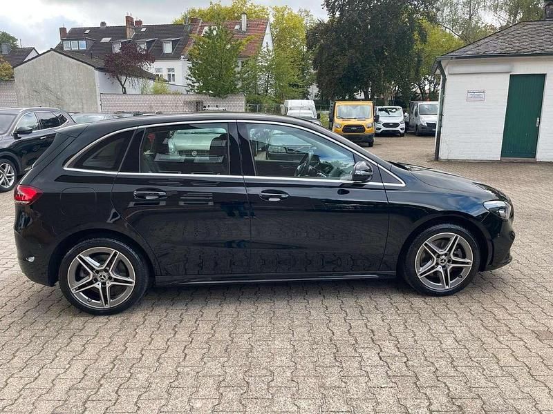 Gebraucht Mercedes E250 AMG line 218 PS (160 kW) 2022 Schwarz Limousine