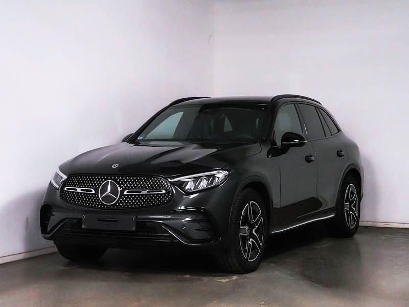 Metalliclack graphitgrau Gebraucht 2023 Mercedes GLC200 AMG SUV | 51.610 € (Fairer Preis) - Bild 1/4