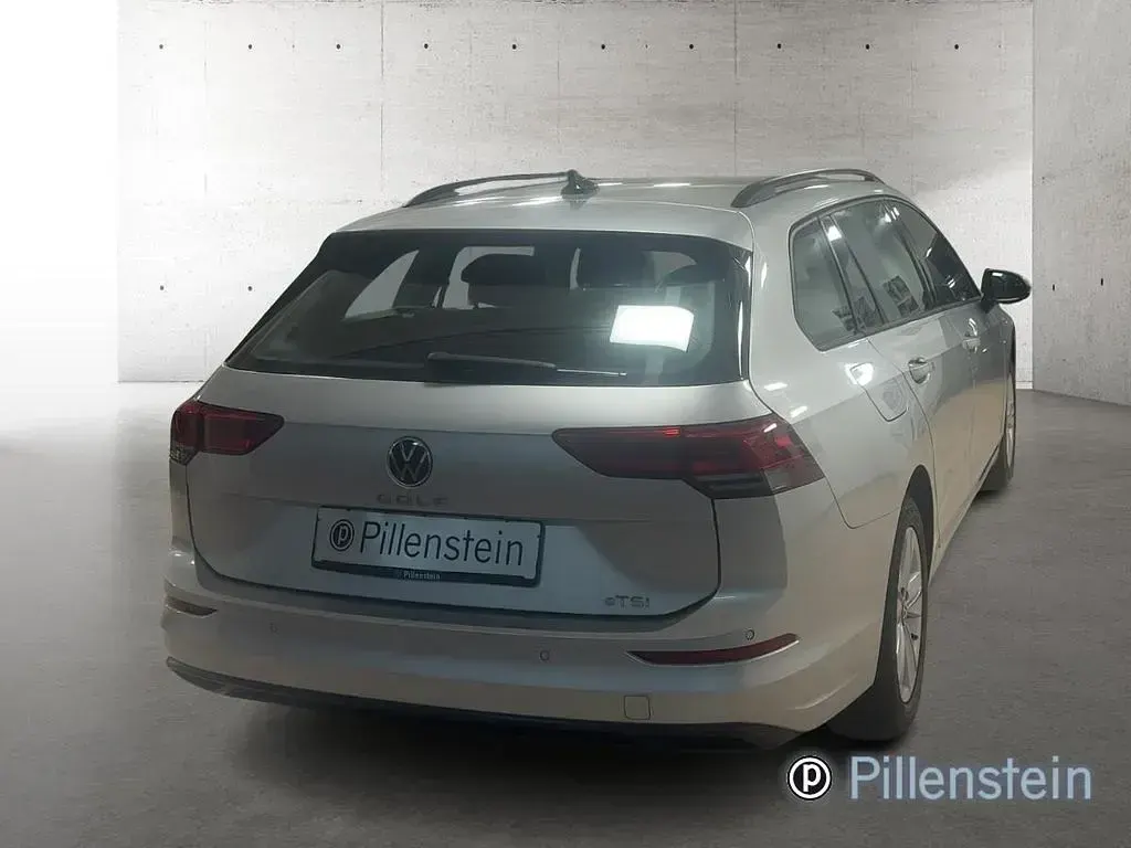 Gebraucht VW Golf VIII Life 110 PS (80 kW) 2024 Silber Kombi