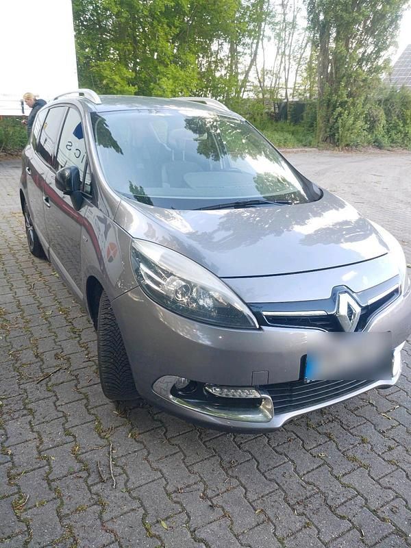 Grau Gebraucht 2013 Renault Grand Scénic III Bose Edition Van / Kleinbus | 2.500 € (Guter Preis) - Bild 1/4