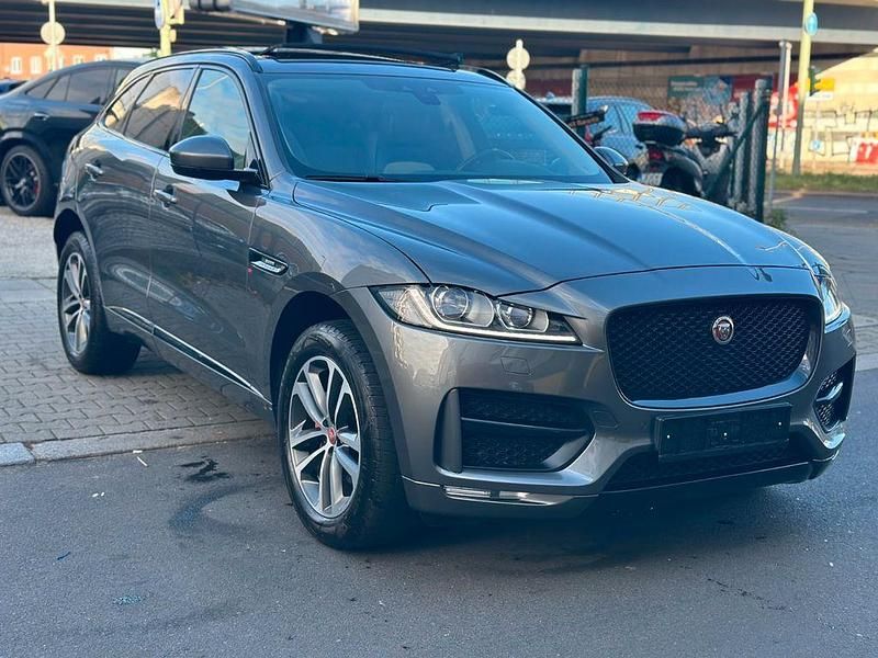 Grau Gebraucht 2017 Jaguar F-Pace R-Sport SUV | 12.990 € - Bild 1/4