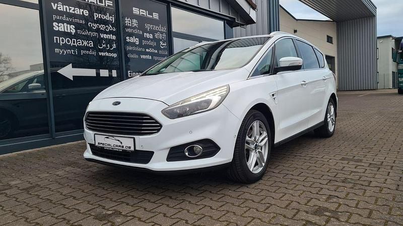 Gebraucht Ford S-MAX Titanium 160 PS (117 kW) 2018 Weiß Van / Kleinbus