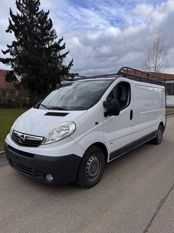 Gebraucht Opel Vivaro 145 PS (106 kW) 2008 Weiß Van / Kleinbus