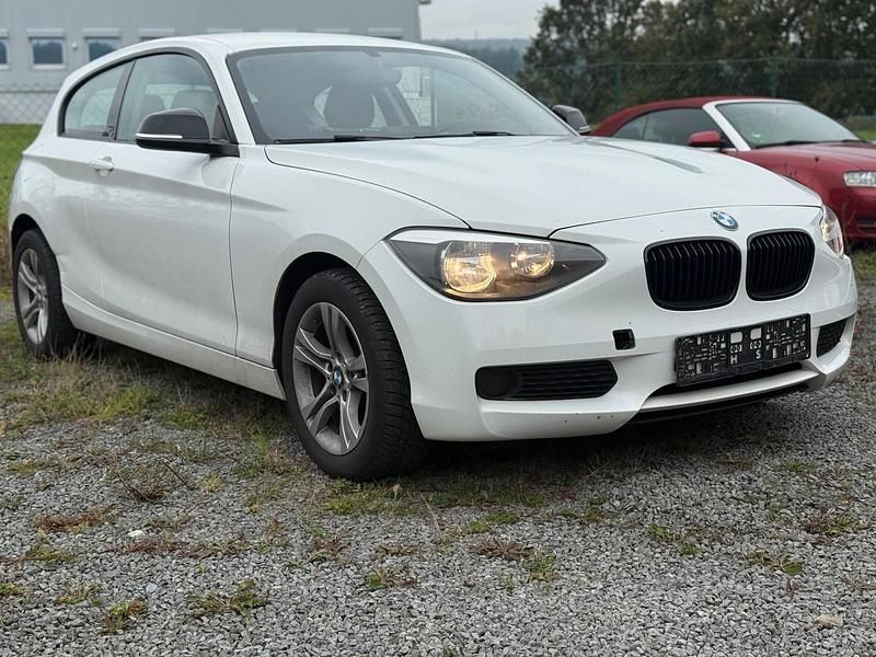 Gebraucht BMW 116 116 PS (85 kW) 2015 Weiß Kleinwagen