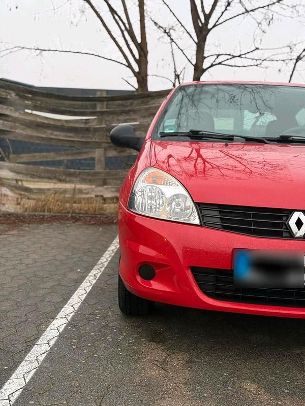 Gebraucht Renault Clio II 58 PS (42 kW) 2010 Rot Kleinwagen