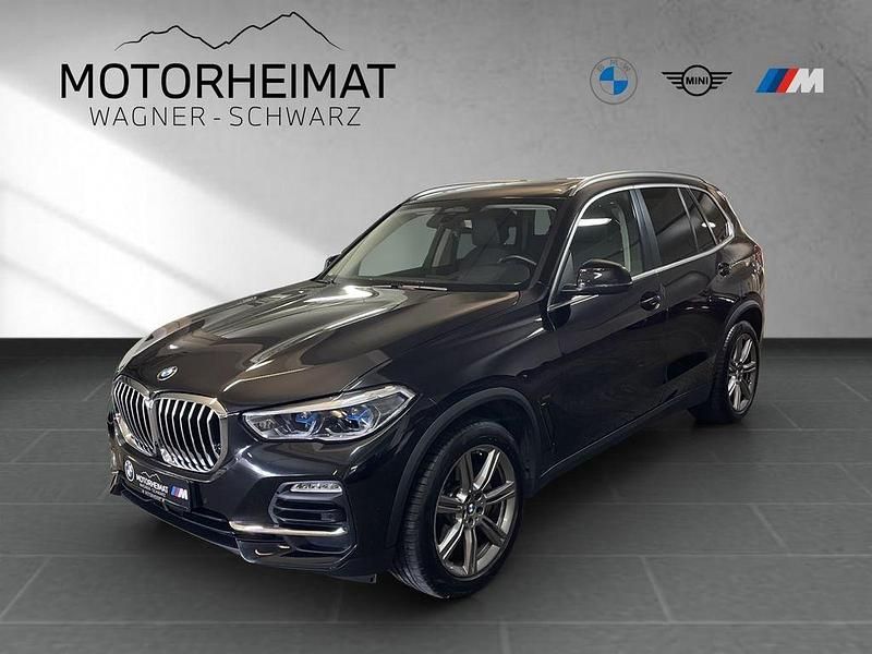 Saphirschwarz Gebraucht 2021 BMW X5 Sport Line SUV | 46.880 € (Superpreis) - Bild 1/3
