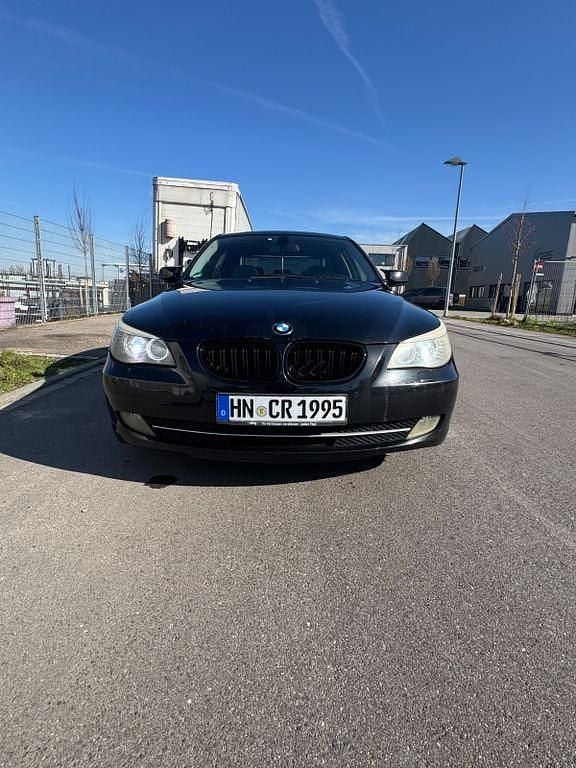 Gebraucht BMW 525 197 PS (144 kW) 2008 Schwarz Limousine