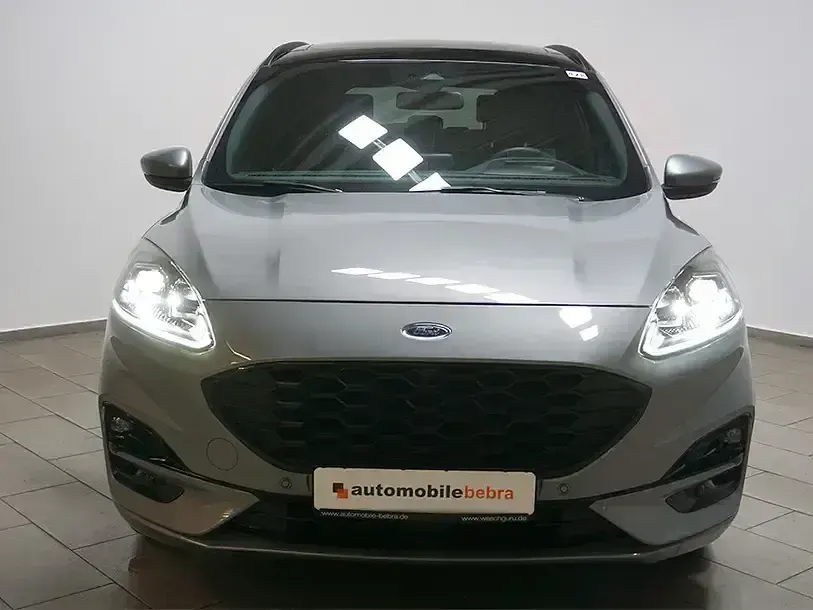 Gebraucht Ford Kuga ST-Line X 151 PS (111 kW) 2023 Solar silver SUV