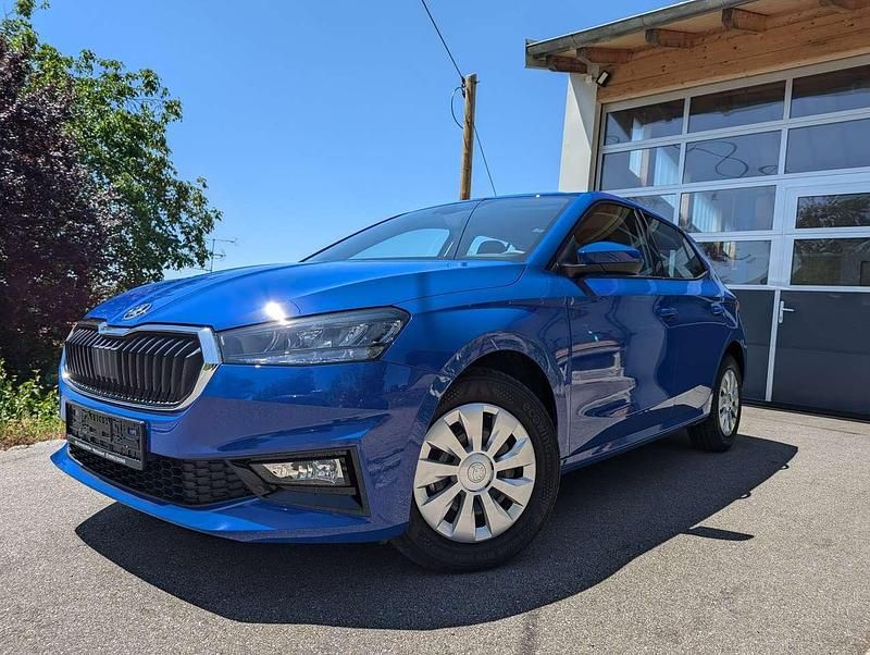 Blau Gebraucht 2025 Skoda Fabia Essence Limousine | 17.990 € (Fairer Preis) - Bild 1/4