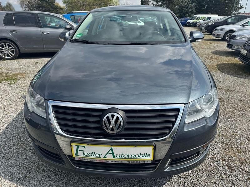 Gebraucht VW Passat 110 PS (80 kW) 2009 Grau Limousine