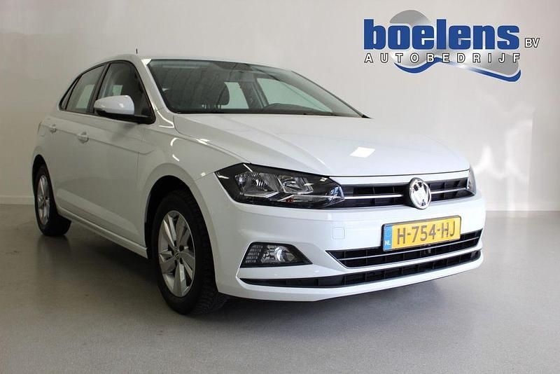 Weiß Gebraucht 2020 VW Polo Comfortline Limousine | 8.588 € (Guter Preis) - Bild 1/4