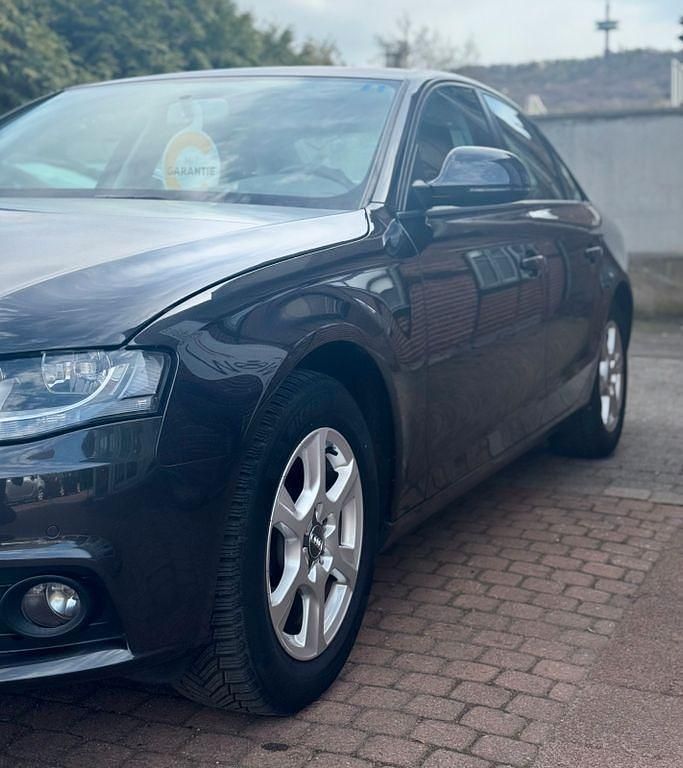 Gebraucht Audi A4 Attraction 160 PS (117 kW) 2008 Schwarz Limousine