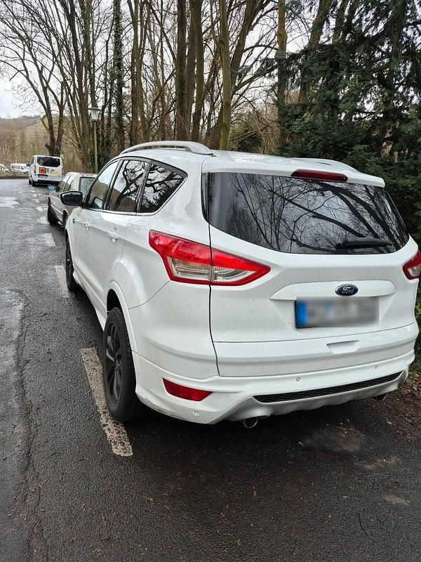 Gebraucht Ford Kuga Individual 150 PS (110 kW) 2014 Weiß SUV