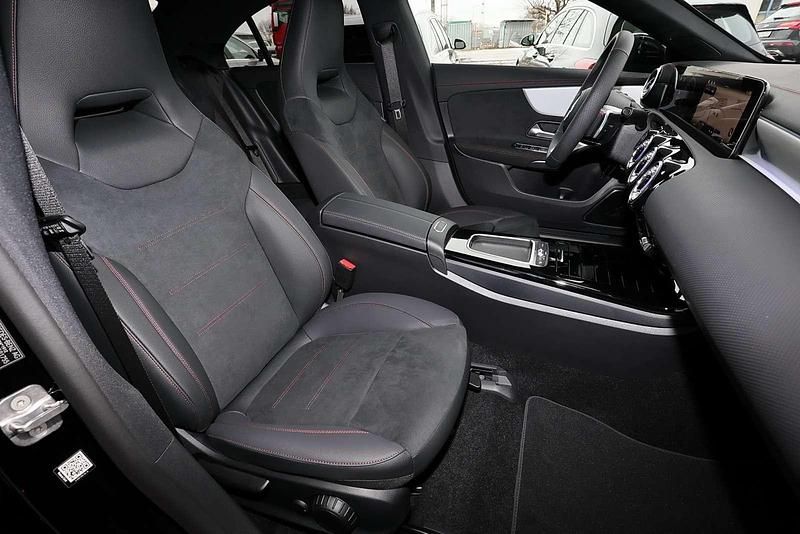Gebraucht Mercedes CLA200 AMG 163 PS (119 kW) 2026 Unilack nachtschwarz Coupé