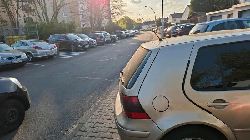 Gold Gebraucht 2003 VW Golf IV Limousine | 1.500 € (Guter Preis) - Bild 1/4