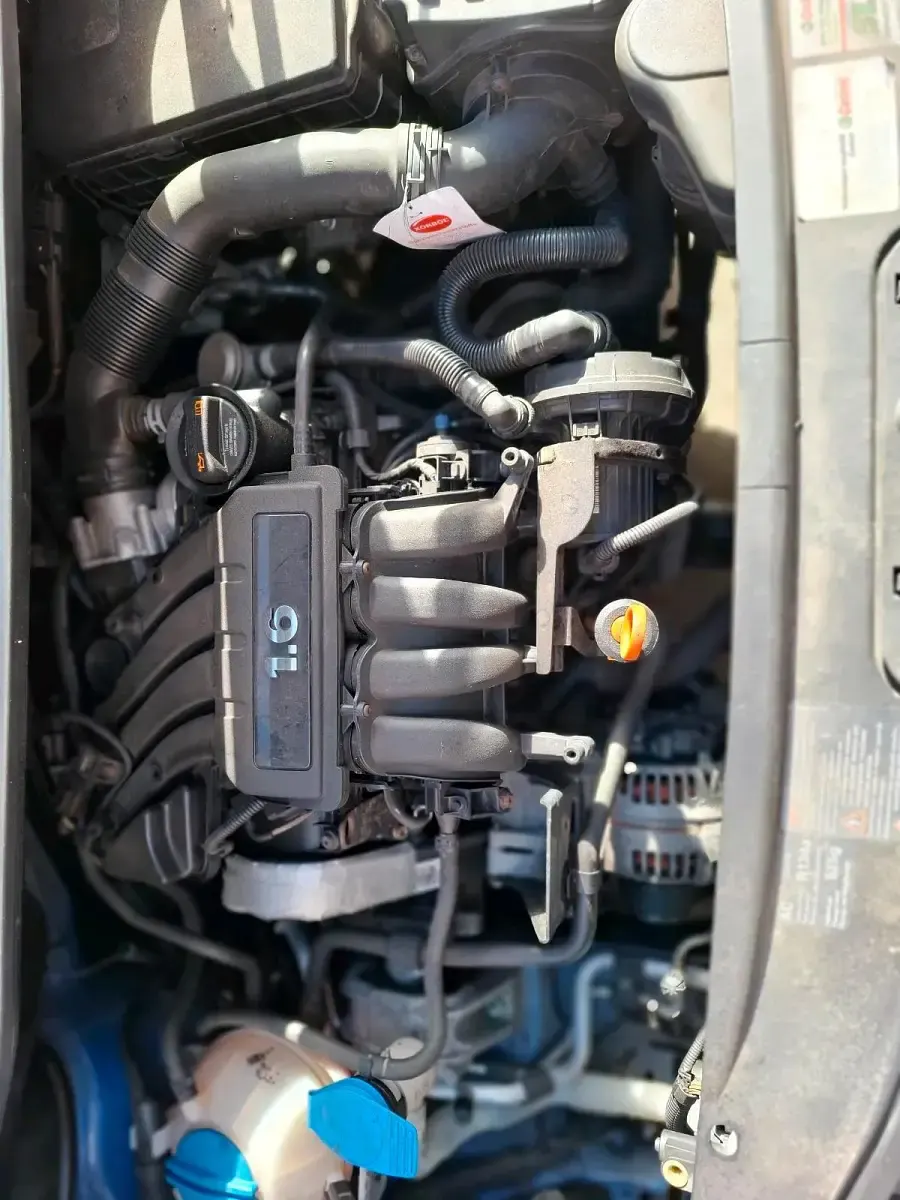 Second-hand VW Caddy 105 CP (77 kW) 2006 Albastru Monovolum