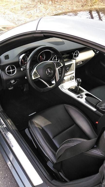 Gebraucht Mercedes SLC180 156 PS (114 kW) 2016 Grau Cabrio