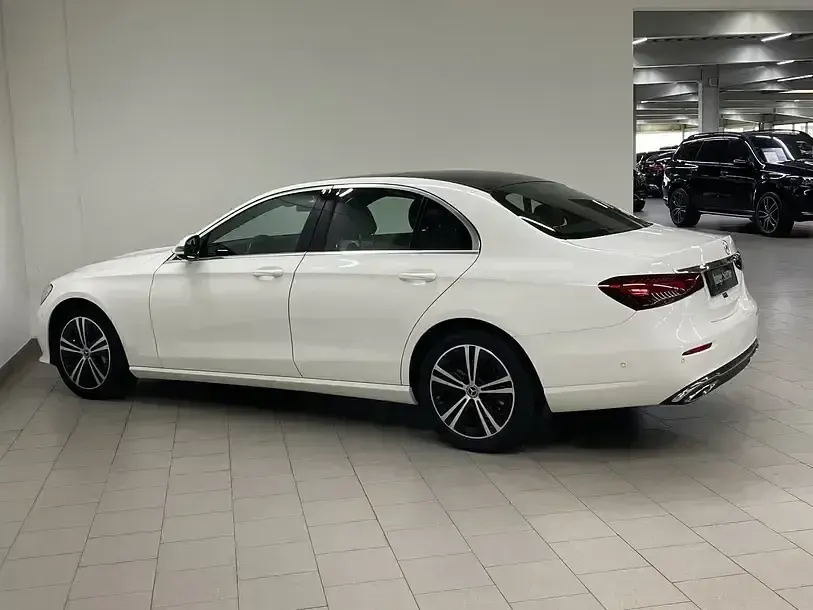 Gebraucht Mercedes E400 Avantgarde 340 PS (250 kW) 2021 Unilack polarweiß Limousine