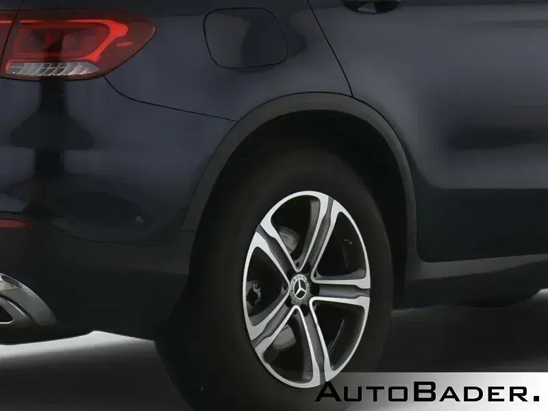 Gebraucht Mercedes GLC220 Exclusive 194 PS (142 kW) 2022 890 cavansitblau (metallic) SUV