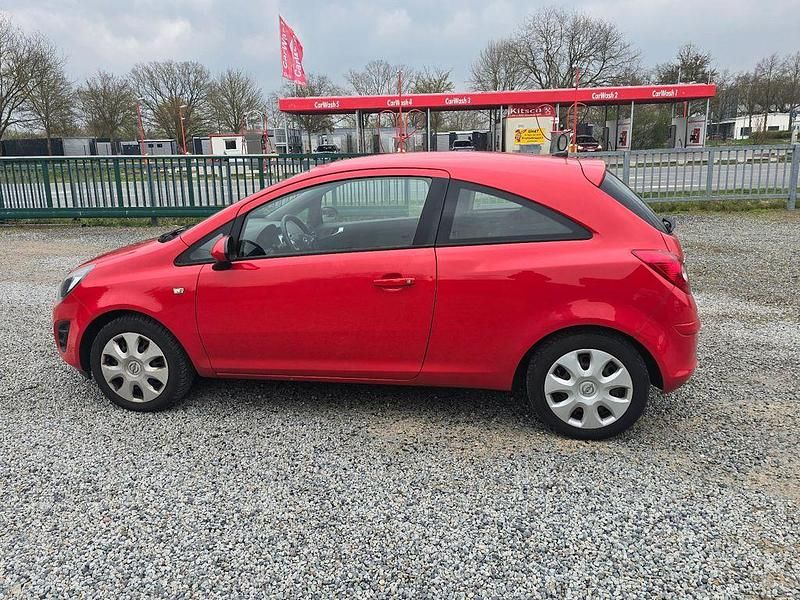 Usata Opel Corsa Edition 75 CV (55 kW) 2014 Rosso Utilitaria