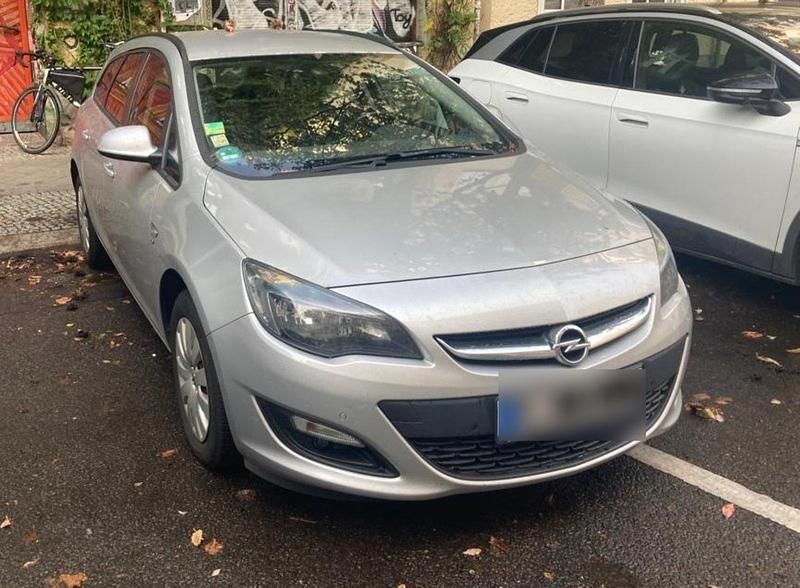 Gebraucht Opel Astra Energy 140 PS (102 kW) 2014 Silber Kombi