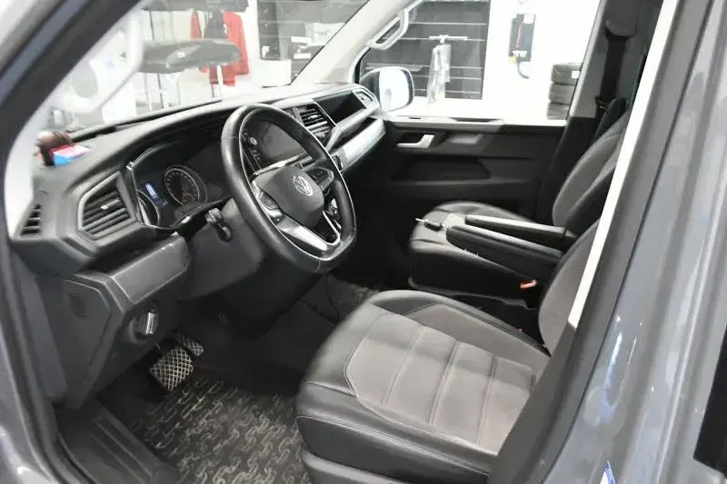 Używany VW Multivan Generation Six 150 KM (110 kW) 2022 Szary Minivan