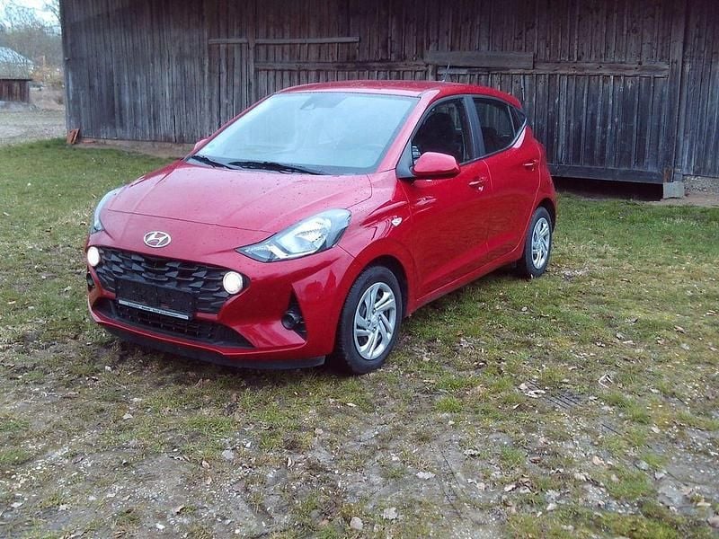 Gebraucht Hyundai i10 Select 67 PS (49 kW) 2023 Rot Kleinwagen