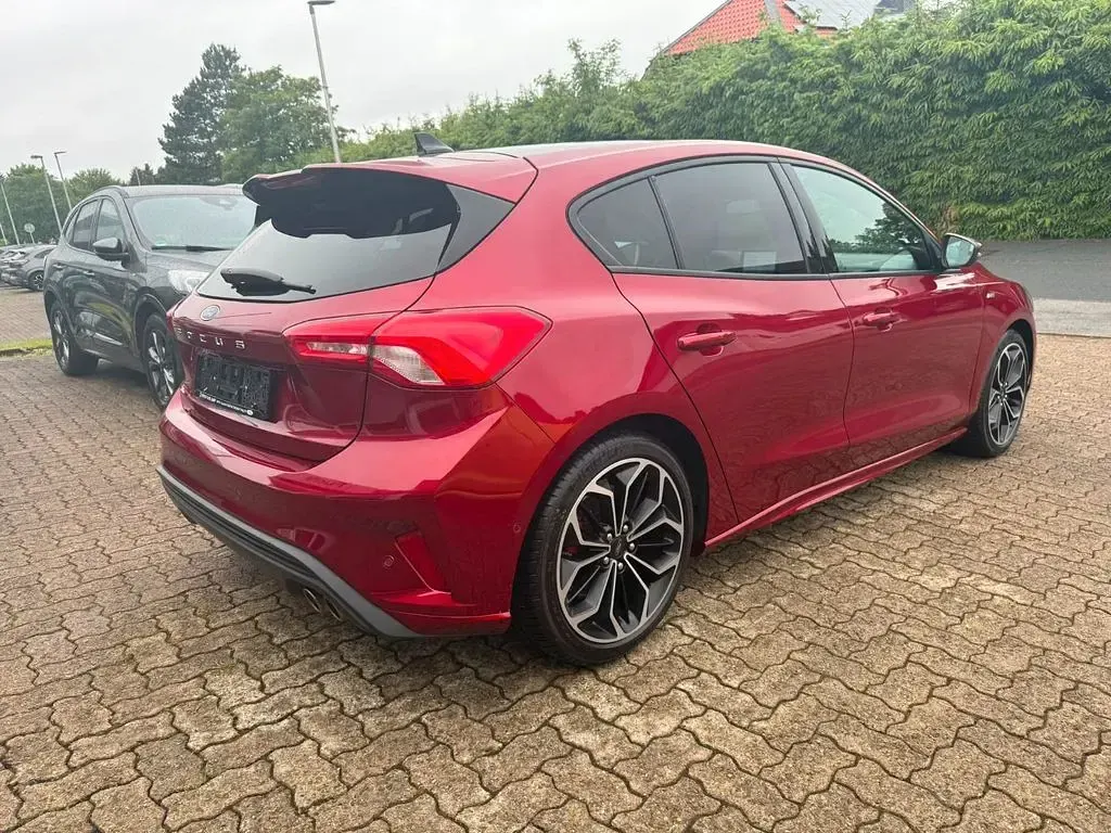 Gebraucht Ford Focus ST-Line 182 PS (133 kW) 2019 Rot Limousine