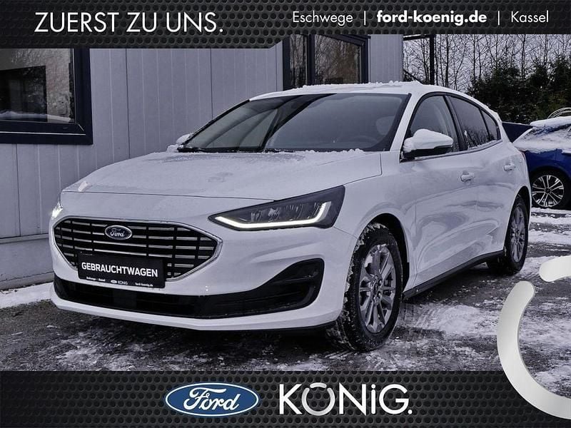 Gebraucht Ford Focus Titanium 125 PS (91 kW) 2023 Frozen white Limousine