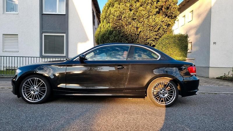 Schwarz Gebraucht 2008 BMW 125 Coupé M Sport Coupé | 18.950 € (Etwas zu teuer) - Bild 1/4