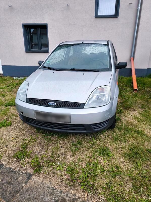 Silber Gebraucht 2003 Ford Fiesta Kleinwagen | 300 € (Superpreis) - Bild 1/4