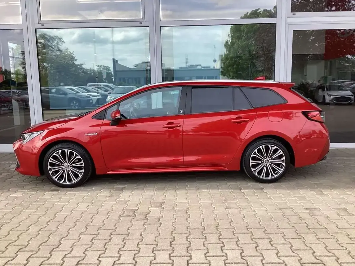 Gebraucht Toyota Corolla Team 179 PS (131 kW) 2020 Karminrot Kombi