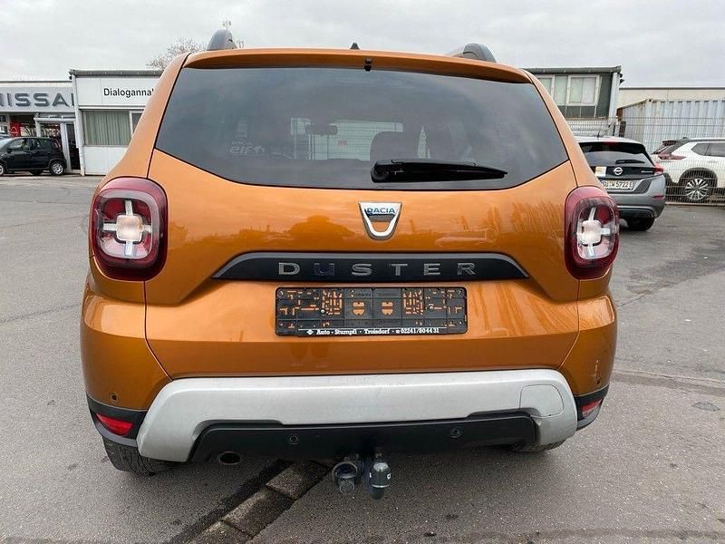 Gebraucht Dacia Duster Comfort 114 PS (83 kW) 2018 Orange SUV