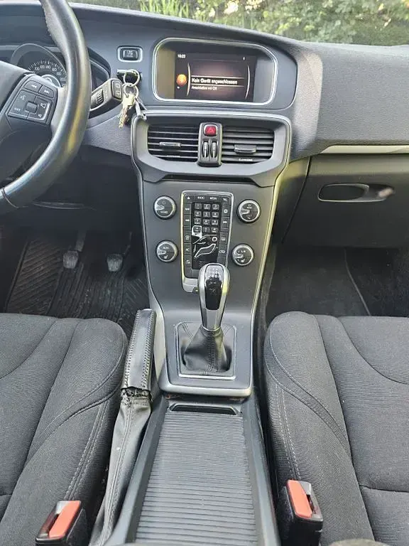 Gebraucht Volvo V40 Kinetic 122 PS (89 kW) 2017 Limousine