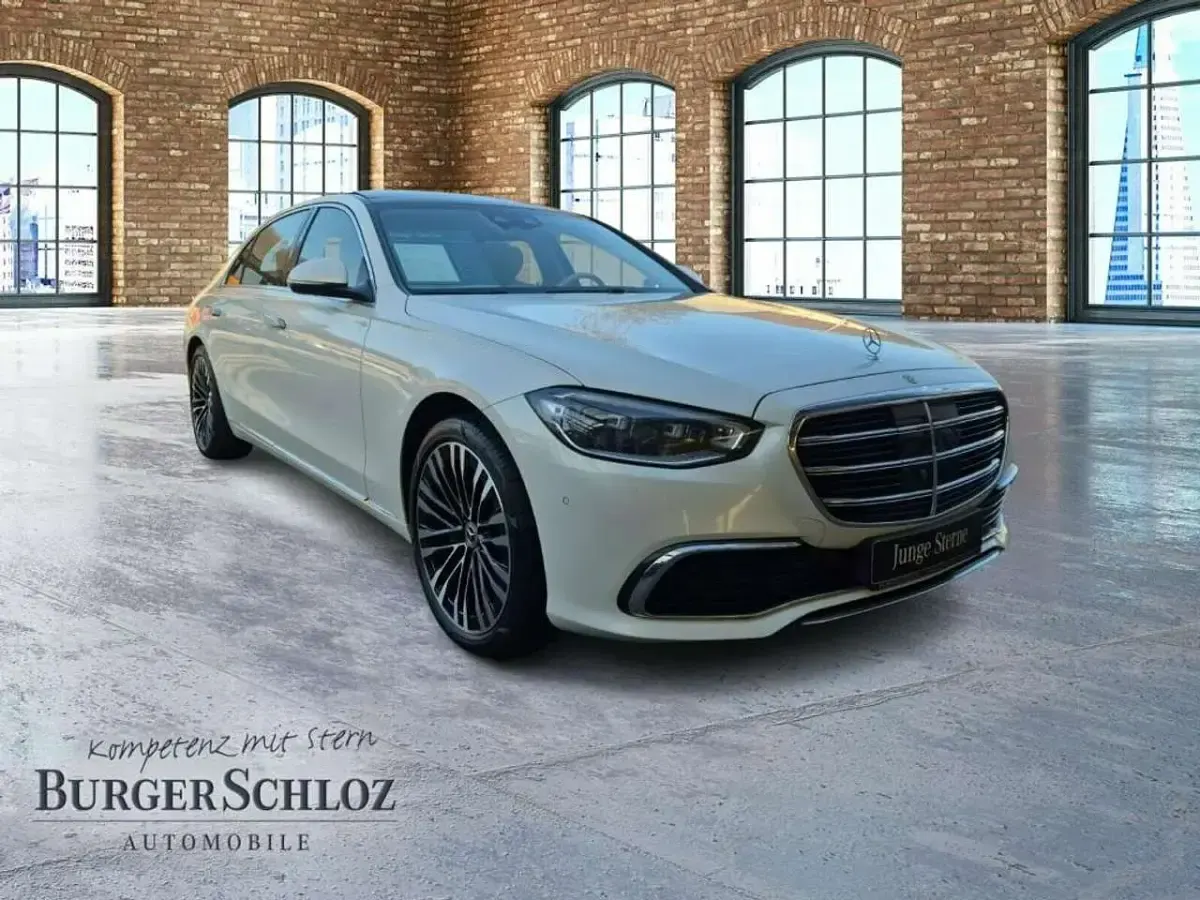 Gebraucht Mercedes S400 330 PS (242 kW) 2022 Manufaktur diamantweiß bright Limousine
