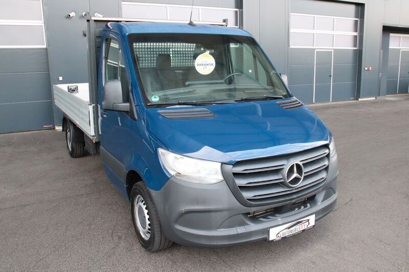 Blau Gebraucht 2018 Mercedes Sprinter Van | 22.800 € (Etwas zu teuer) - Bild 1/4