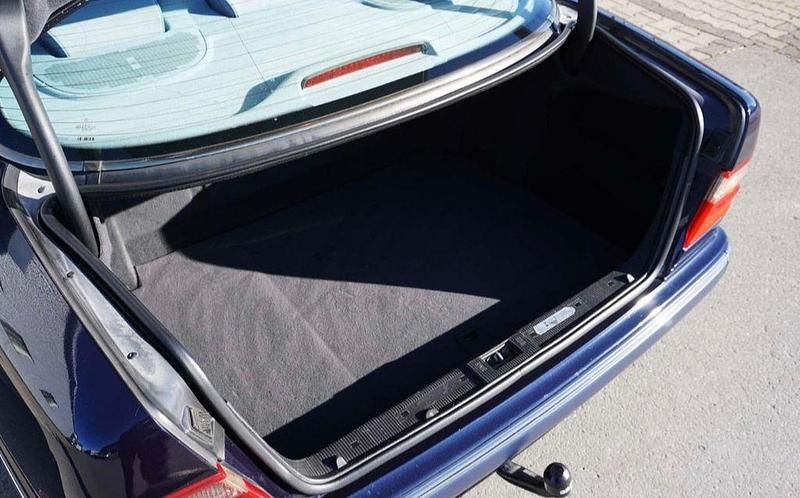 Gebraucht Mercedes E270 Elegance 170 PS (125 kW) 2001 Blau Limousine