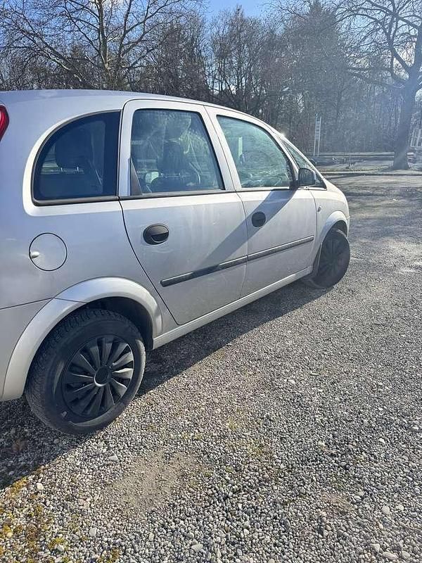 Gebraucht Opel Meriva Enjoy 101 PS (74 kW) 2004 Van / Kleinbus