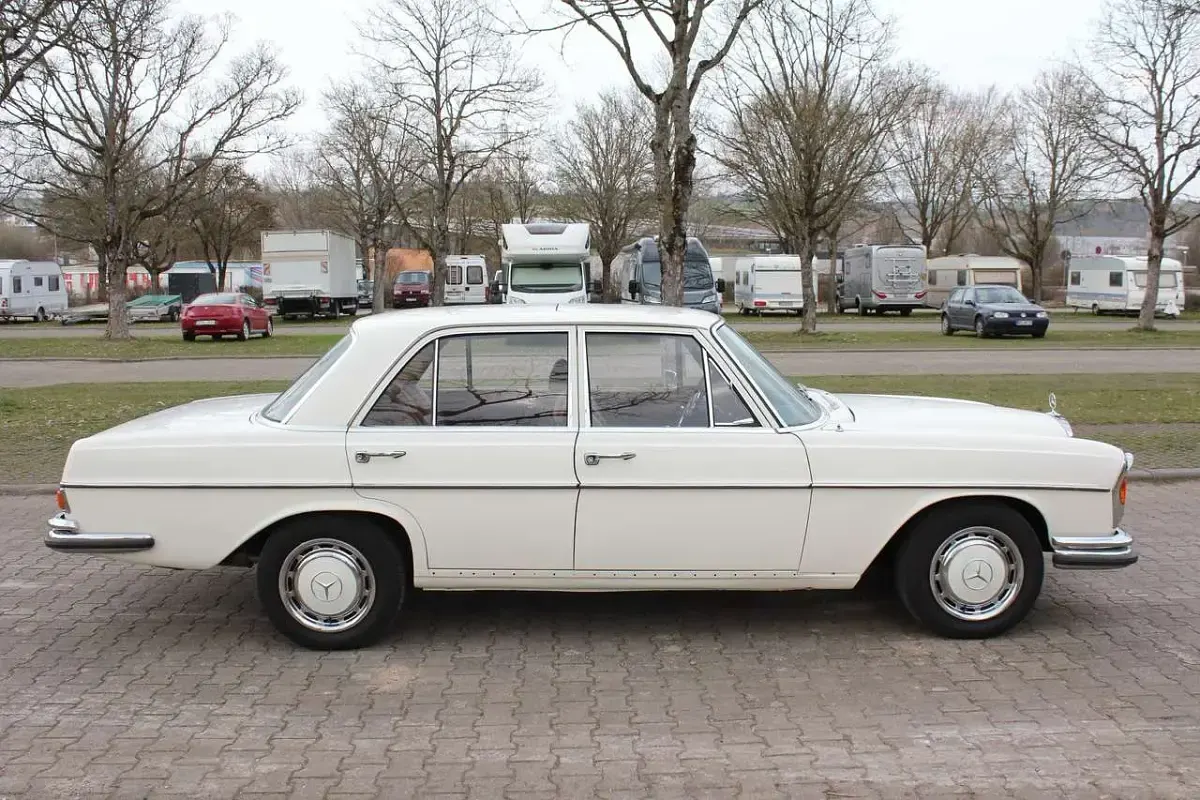 Gebraucht Mercedes S280 200 PS (147 kW) 1971 Weiß Limousine