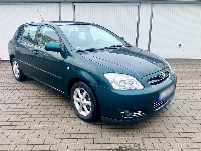 Usado Toyota Corolla 97 HP (71 kW) 2005 Verde Sedan