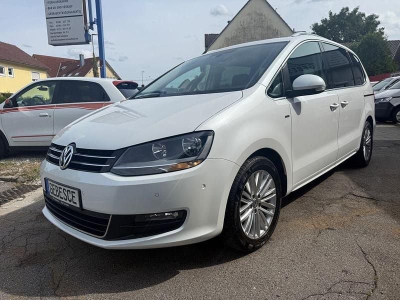 Weiß Gebraucht 2015 VW Sharan Cup Van / Kleinbus | 14.950 € (Guter Preis) - Bild 1/4