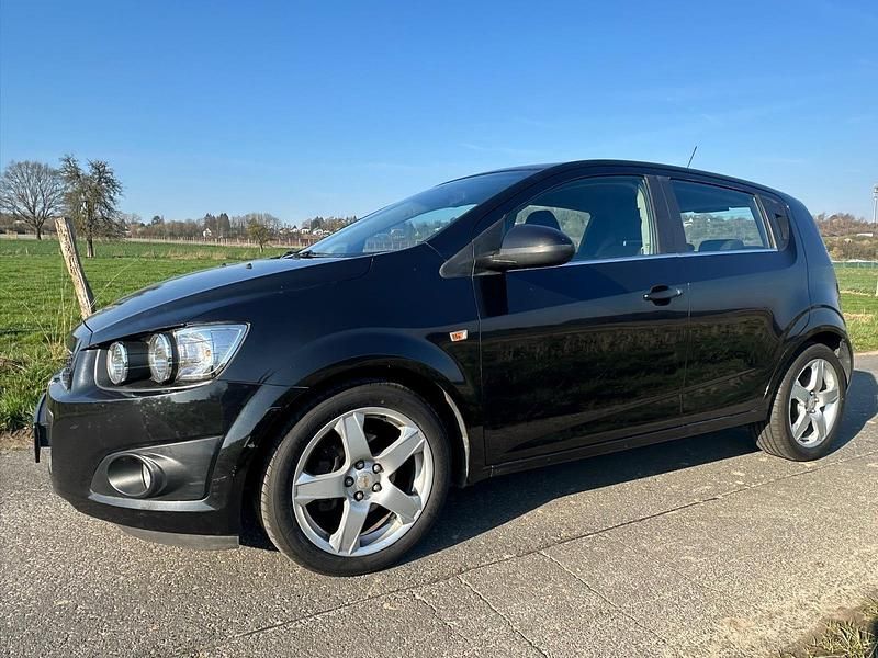 Gebraucht Chevrolet Aveo 116 PS (85 kW) 2011 Schwarz Kleinwagen