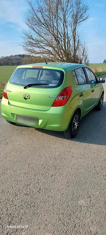 Gebraucht Hyundai i20 77 PS (56 kW) 2009 Grün Kleinwagen