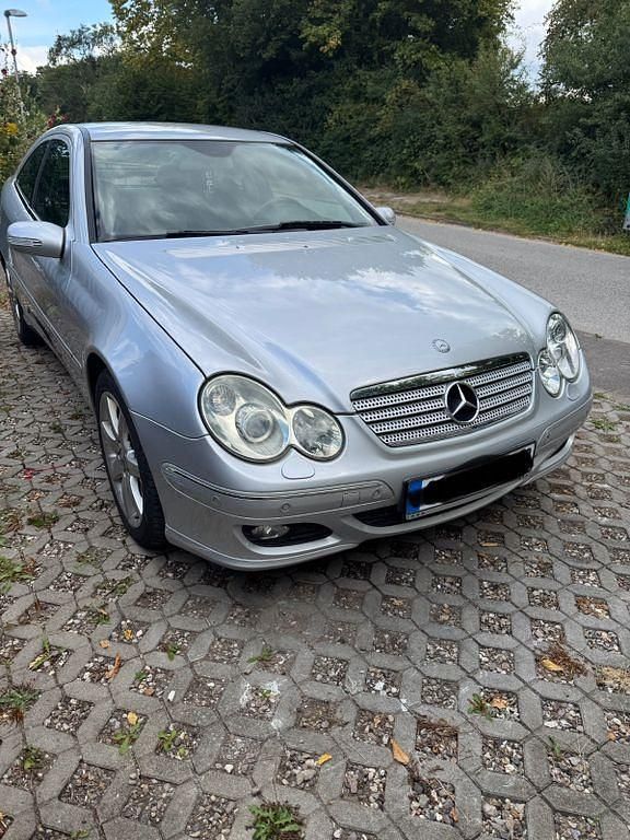 Grau Gebraucht 2006 Mercedes 220 Coupé | 3.800 € (Guter Preis) - Bild 1/2