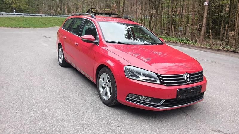 Gebraucht VW Passat Comfortline 160 PS (117 kW) 2011 Rot Kombi