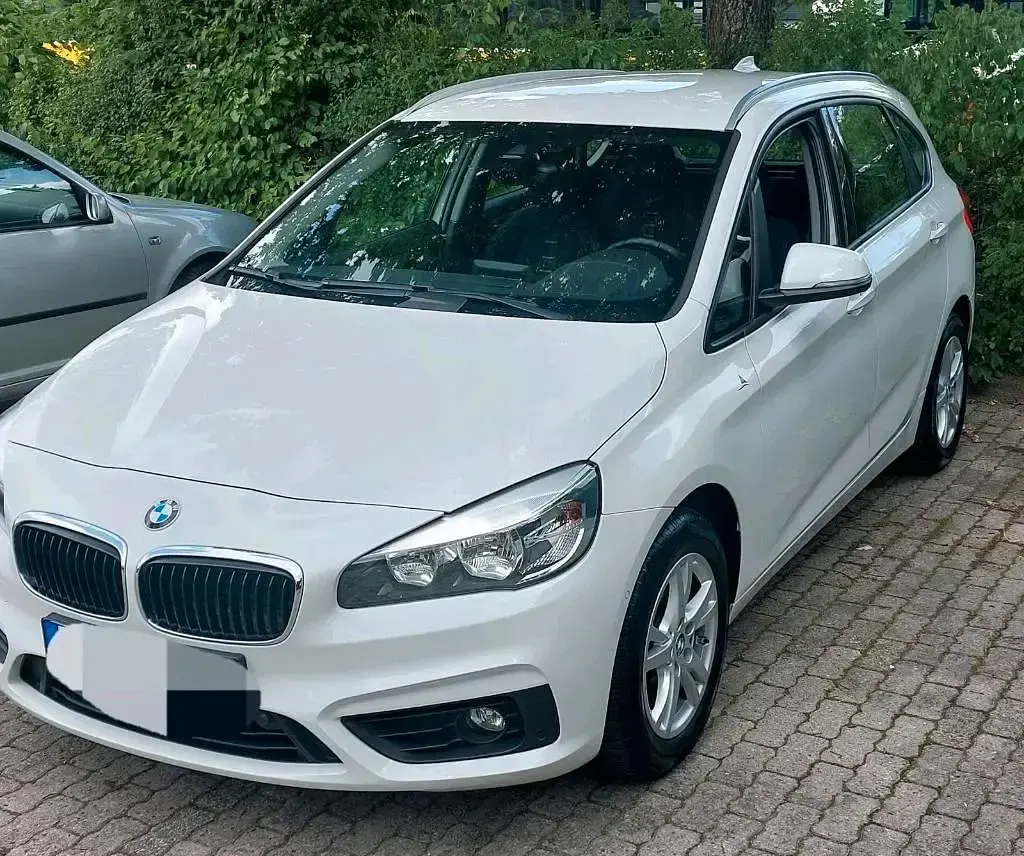 Gebraucht BMW 214 Active Tourer 95 PS (69 kW) 2016 Weiß Van / Kleinbus